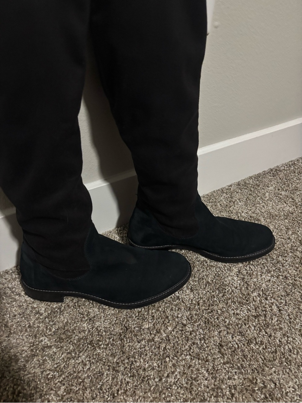 Ecco women’s flat suede boots. Shaft is a suede like material. (Size EU 40, US 9
